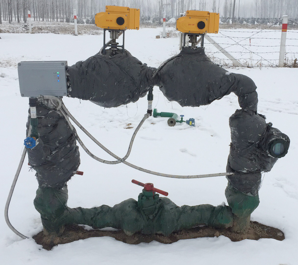 Intelligent oilfield water injection device